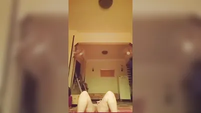 ميلف مربربة تركب زب شاب هايج سكس مصري