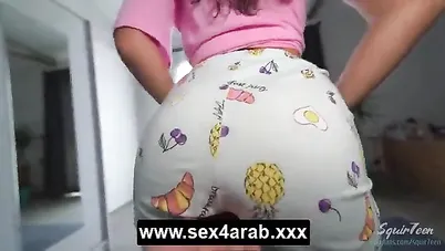 سكس مترجم قبضت على ابنها المنحرف يستمني على صورها سكس امهات xnxx mom