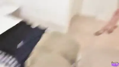 أمي تساعدني في لبس ملابسي سكس امهات مترجم xnxx