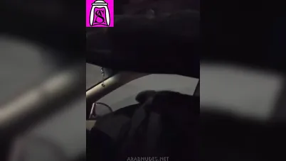 منقبة تمص لزوجها في العربية لحد ما يجيبهم في بوقها سكس مصري xnxx