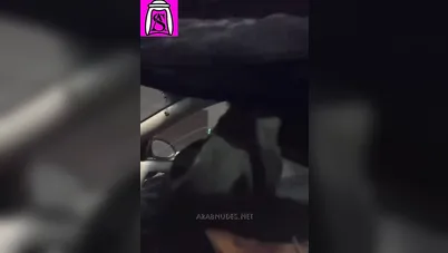 منقبة تمص لزوجها في العربية لحد ما يجيبهم في بوقها سكس مصري xnxx