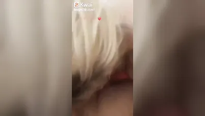 ميلفاية تقلع العباية وتنزل مص فالزب الكبير سكس مصري