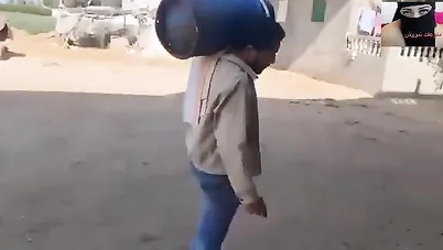 شرموطة خاينة تخون جوزها مع بتاع الأنابيب سكس مصري xnxx