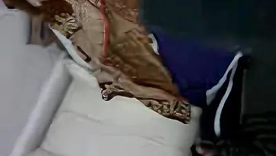 ميلف اربعينية مطلقة تتفشخ نيك من جارها سكس مصري