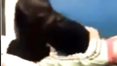 يزنق بنت عمه وعايز ينيكها بالعافية سكس مصري