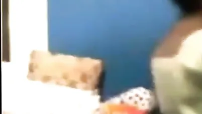 يزنق بنت عمه وعايز ينيكها بالعافية سكس مصري