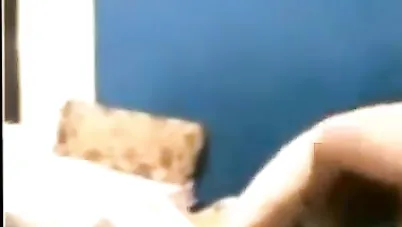 يزنق بنت عمه وعايز ينيكها بالعافية سكس مصري