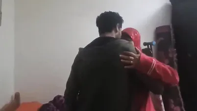 جوزها يمشي عالشغل وتجيب عشيقها الشقة سكس مصري