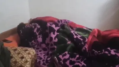 جوزها يمشي عالشغل وتجيب عشيقها الشقة سكس مصري