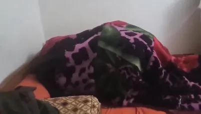 جوزها يمشي عالشغل وتجيب عشيقها الشقة سكس مصري