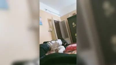 هيجان يزنق بنت خالته فاوضته وعايز ينيكها بالعافية سكس مصري xnxx