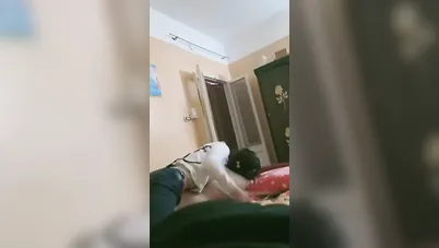 هيجان يزنق بنت خالته فاوضته وعايز ينيكها بالعافية سكس مصري xnxx