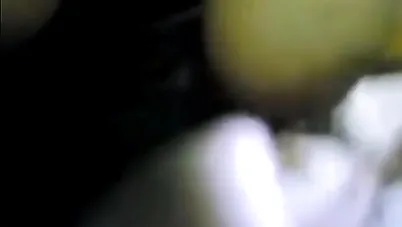 رقص بلدي وبوس وتقفيش نار قبل ما ينيكها ويفشخها سكس مصري xnxx