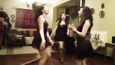 رقص بنات مصريات في بيت دعارة سكس مصري