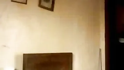 سكس مصري جايب شرموطة الشقة يفشخها نيك xnxx