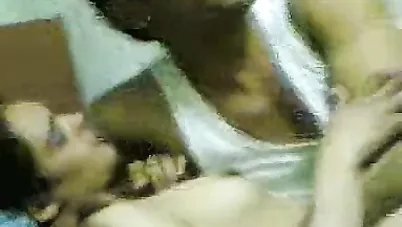 ٣ صحاب مصريين جايبين شرموطة الشقة سكس مصري xnxx