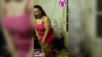 ميلف مصرية بلدي ترقص وتدلع ووتمص الزبر سكس مصري