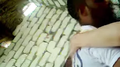 صعيدي ياخدها في الخرابة وينيكها جامد سكس مصري xnxx