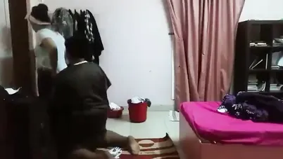 مصري يلحس كس اخته وهي واقفة تراقب الباب سكس مصري