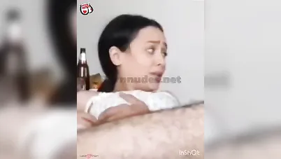 بنت تاخده خلفي لأول مرة وتقوله احساسه غريب بس حلو سكس مصري xnxx