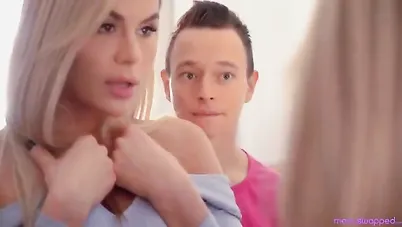 سكس مترجم ذكريات الجامعة سكس تبادل امهات xnxx mom