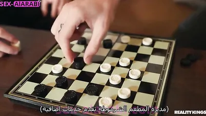 مديرة المطعم تشاركني زب حبيبي سكس مترجم xnxx