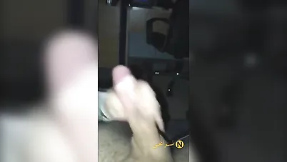 بنت فرس تمص زب صاحبها في الشغل ويجيب لبنه في بوقها سكس مصري xnxx