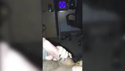 بنت فرس تمص زب صاحبها في الشغل ويجيب لبنه في بوقها سكس مصري xnxx