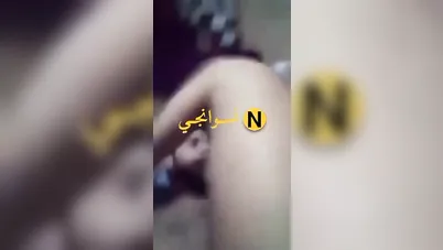 واد فاجر زانق صاحبته على السرير يفشخها ويجيبهم على وشها سكس مصري xnxx