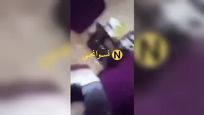 واد فاجر زانق صاحبته على السرير يفشخها ويجيبهم على وشها سكس مصري xnxx