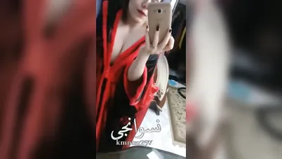 بنت عسولة بتصور لحبيبها بالروب الأحمر سكس نودز مصري