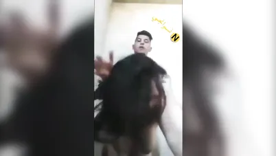 صاحب ابنها ماسكها ونازل فيها نيك سكس مصري xnxx