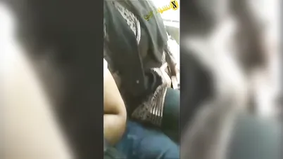ست هايجة تلعب في كسها في المواصلات من فوق العباية سكس مصري xnxx