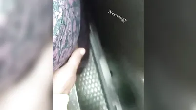 متحرش هايج يبعبص طيز ميلف كبيرة في المواصلات سكس مصري xnxx