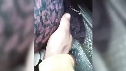 متحرش هايج يبعبص طيز ميلف كبيرة في المواصلات سكس مصري xnxx