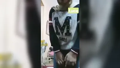 نودز بنت محجبة تقلع ملط وتفرج حبيبها على بزازها الكبيرة سكس نودز مصري