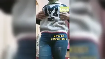 نودز بنت محجبة تقلع ملط وتفرج حبيبها على بزازها الكبيرة سكس نودز مصري