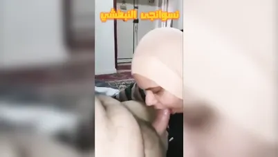 ام محمد تمص زب جارها العنتيل سكس مصري