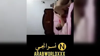 يدخل على مرات اخوه المحجبة وينيكها غصب سكس مصري xnxx