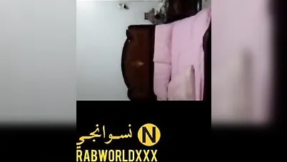 يدخل على مرات اخوه المحجبة وينيكها غصب سكس مصري xnxx