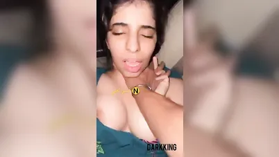 بنت لبوة مع صاحبها في العربية زانقها وينيكها جامد سكس مصري xnxx
