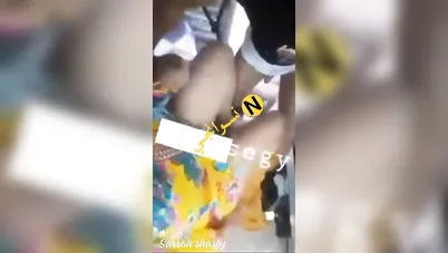 اتنين بلطجية زانقين بنت بينيكوها جوا التوك توك سكس مصري xnxx