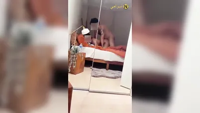 شرموطة هي كلاس راقدة على بطنها وصاحبها نازل فيها نيك خلفي مش راحمها سكس مصري