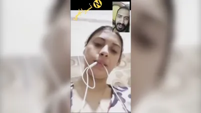 بنت هايجة تتشرمط فيديو كول مع حبيبها سكس نودز مصري