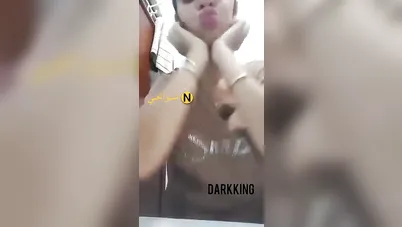 بنت ببزاز كبيرة جامدة تلعب فيهم وفي كسها المبلول سكس نودز مصري