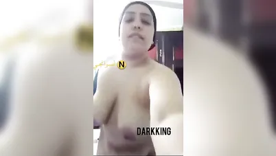 ميلف نار تصور لعشيقها وجوزها في الشغل سكس نودز مصري