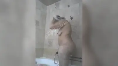 ميلف تصور لعشيقها وهي بتستحما سكس نودز مصري