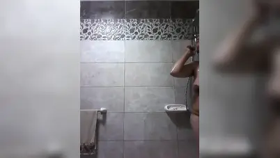 ميلف مصرية فرس تصور لعشيقها الشاور وهي بتستحما سكس نودز مصري