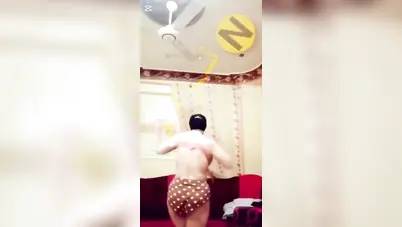 نودز كتوتة فلاحة ملبن تعرض جسمها لعشيقها الهايج سكس نودز مصري