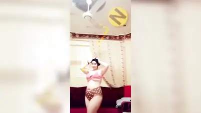 نودز كتوتة فلاحة ملبن تعرض جسمها لعشيقها الهايج سكس نودز مصري